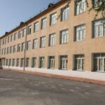 АУДАН ӘКІМІ МЕКТЕПТЕГІ ЖӨНДЕУ ЖҰМЫСТАРЫНЫҢ САПАСЫН БАҚЫЛАДЫ